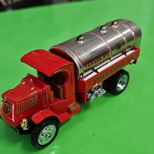 Matchbox 1923 Mack Water Tanker Fire Truck